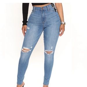 Fashion Nova Our Favorite High Rise Skinny Jeans- Medium Blue Wash | size 9 |